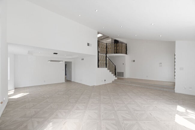 Building Photo - 2937 Deep Canyon Dr