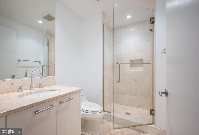 Building Photo - 1881 N Nash St