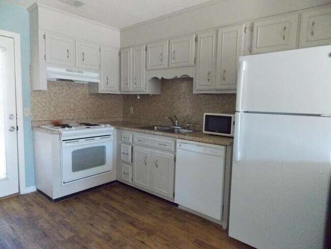 Building Photo - 140 Lanier Dr