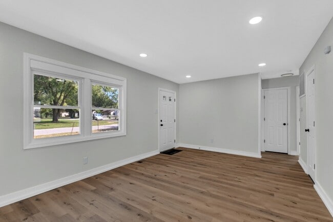 Building Photo - Houston Avenue