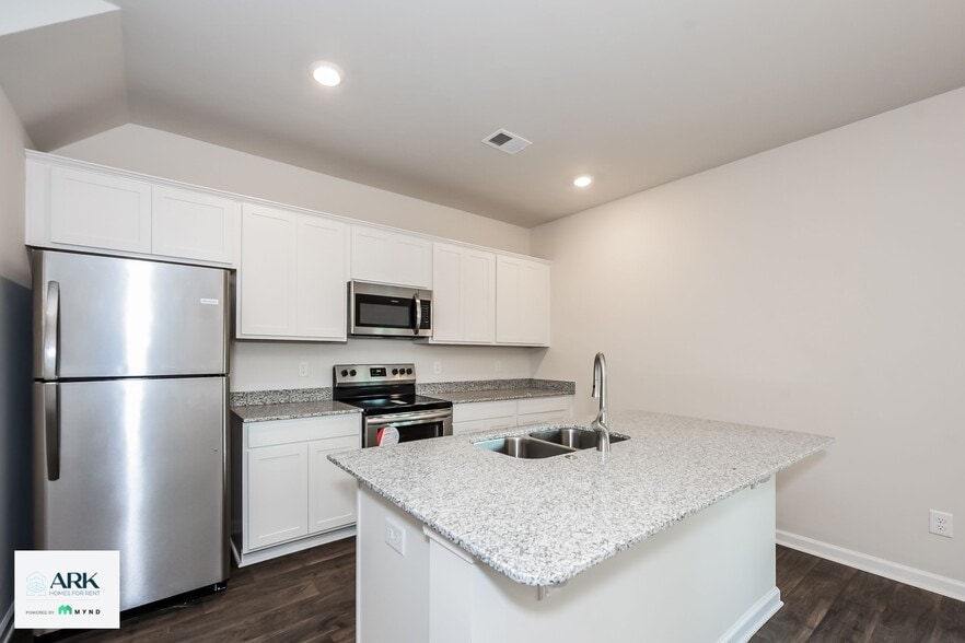 Building Photo - 615 Green Wigeon Rd