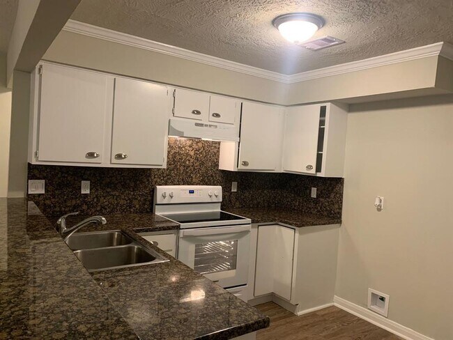 Building Photo - 9426 Chartermoss Cir