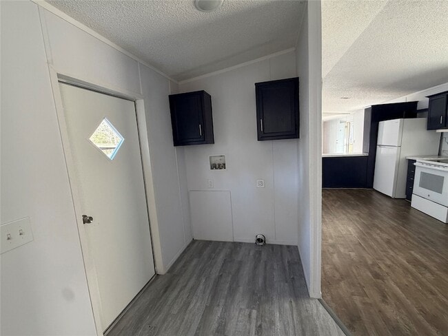 Building Photo - 31029 Sweetbriar Ln