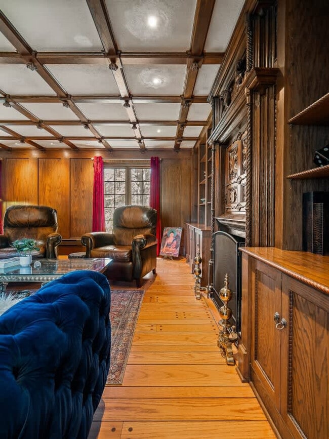 Building Photo - 1811 Breezewood Dr