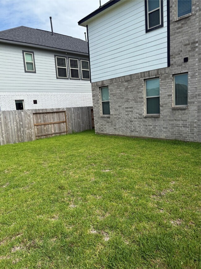 Building Photo - 31127 Mahogany Fir Trl