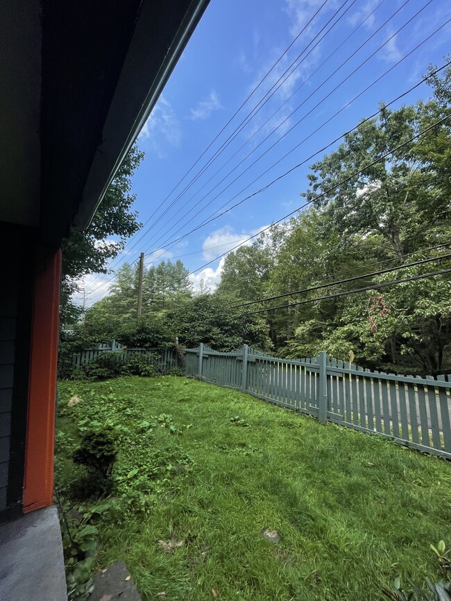 Fenced in Yard - 217 Old Turnpike Rd