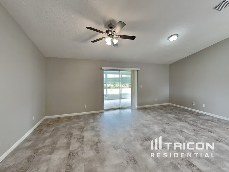 Building Photo - 6504 64th Ln E