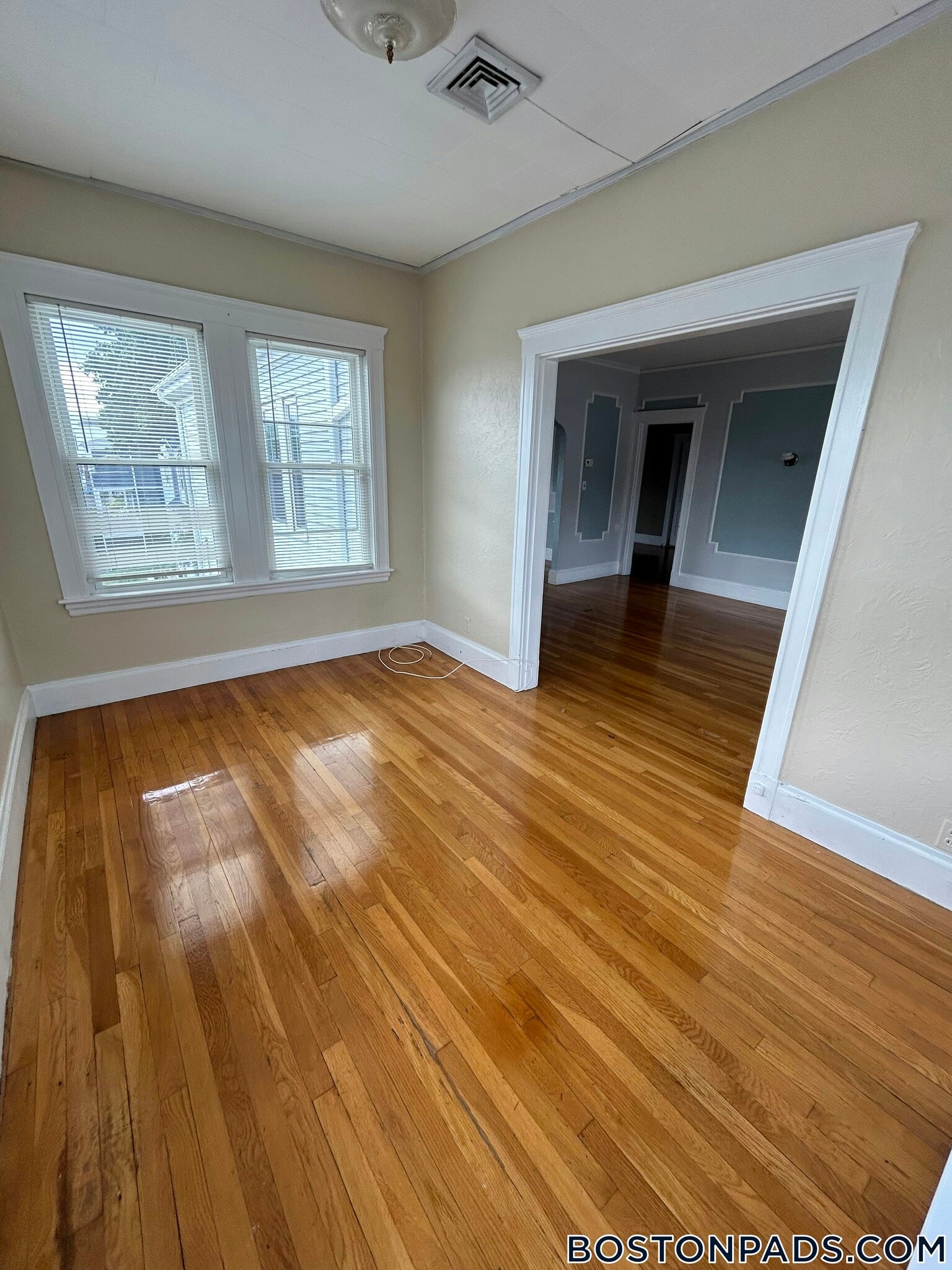 Building Photo - 30 Lawrence St