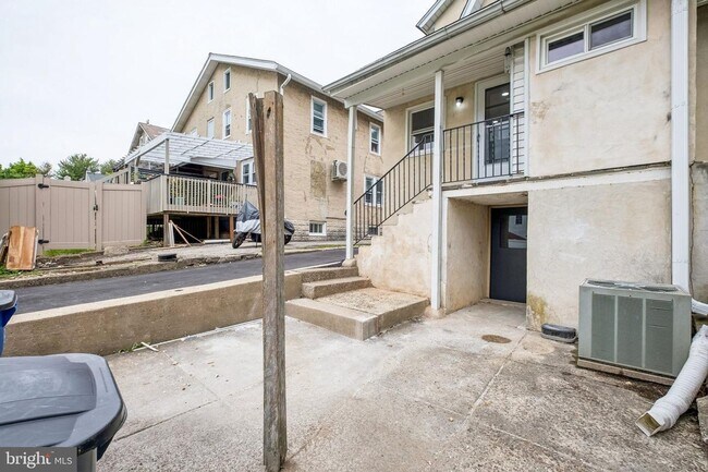 Building Photo - 114 Conestoga Rd