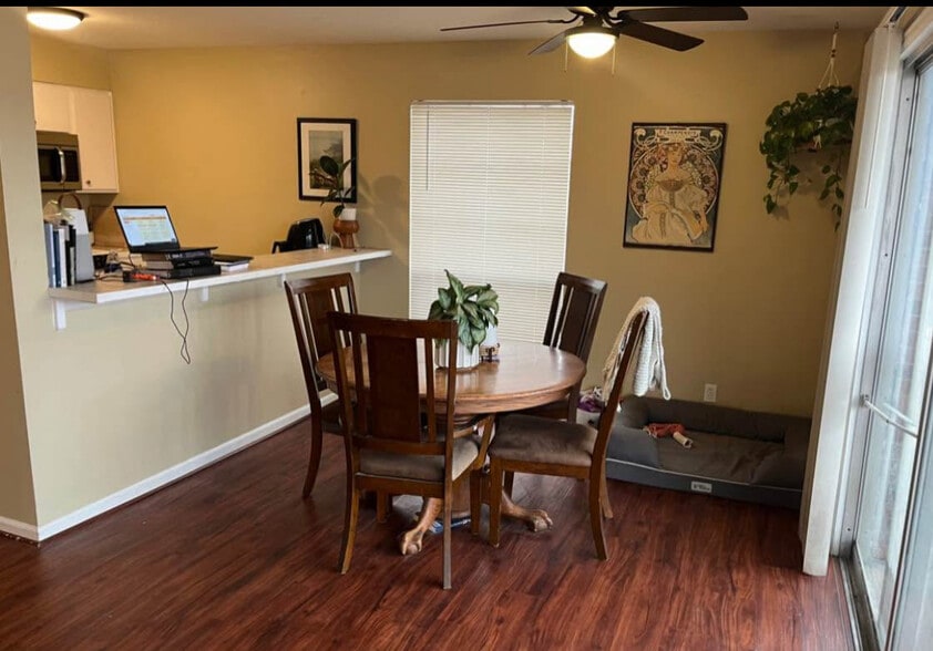 Building Photo - 4732 Belleview Ave