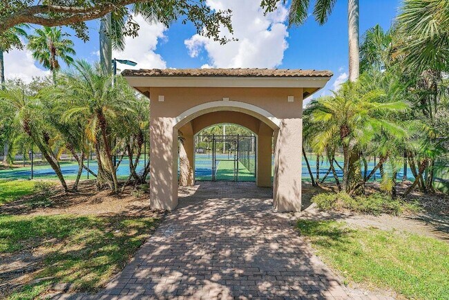 Building Photo - 2809 Amalei Dr