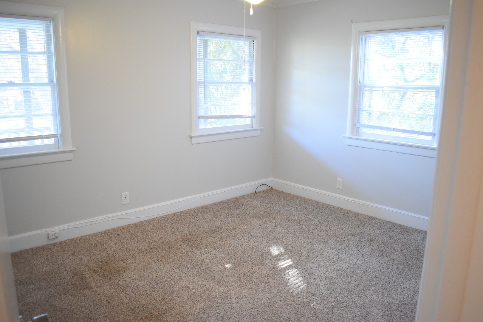 Building Photo - 2103 Pender Ave