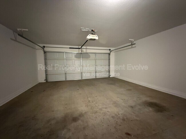 Building Photo - 12438 W Hearn Rd