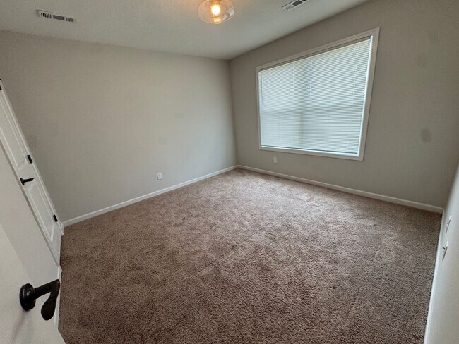 Building Photo - Modern Living on Myrtle Ridge Lane!