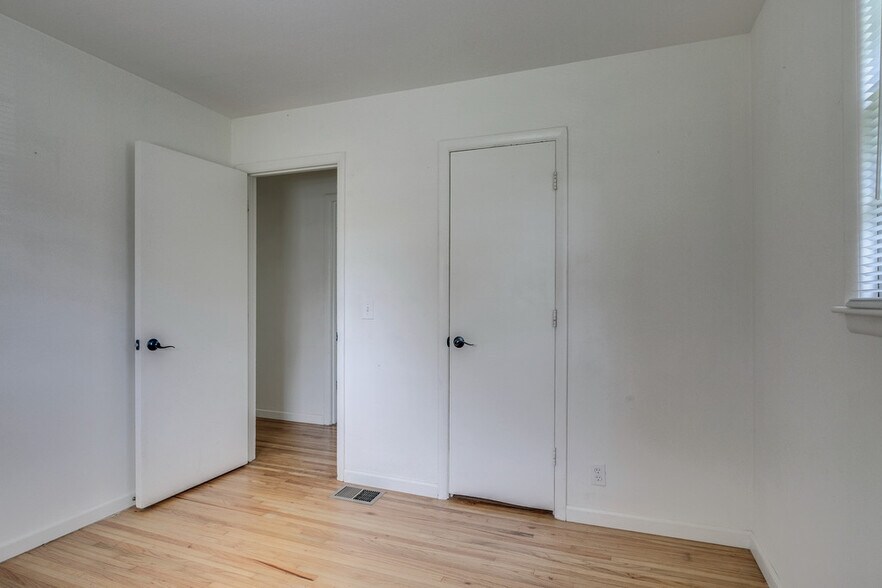 Building Photo - 2409 N 16th St