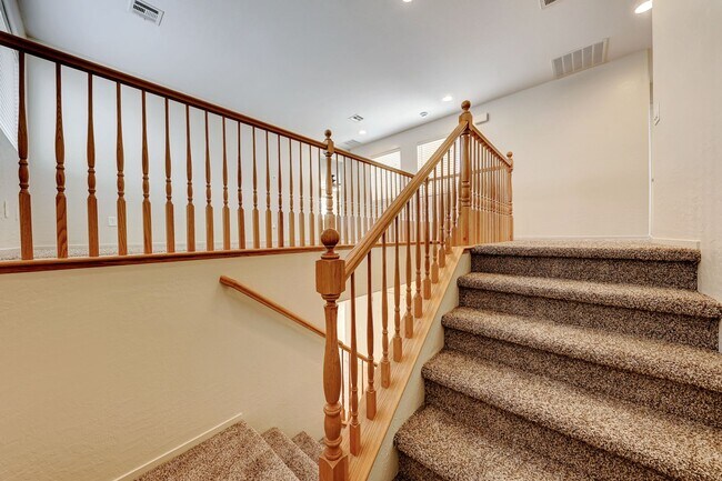 Building Photo - Beautiful Anthem Highland 3 Bedroom Home!