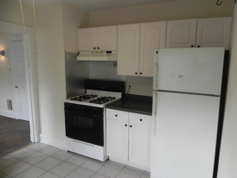 Building Photo - 186 Grasmere Ave