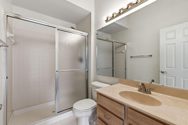 Building Photo - 323 Skyview Ct