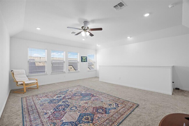 Building Photo - 303 Eagle Ford Dr