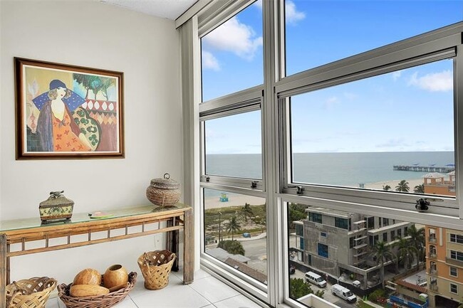 Building Photo - 525 N Ocean Blvd
