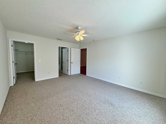 Building Photo - 932 Delcie Dr