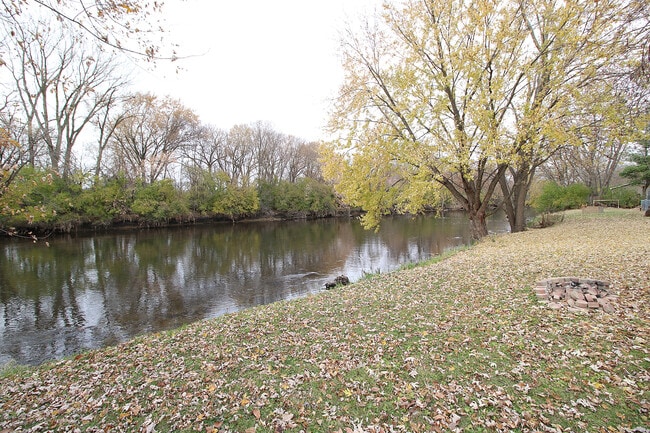 Building Photo - 24218 W Main St