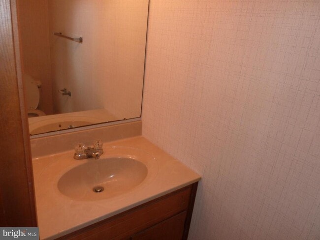 Building Photo - 1008 Sumac Cir