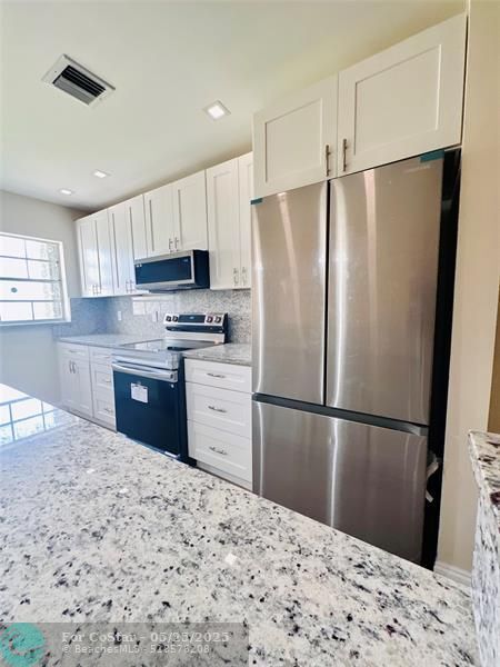 Building Photo - 14676 Canalview Dr