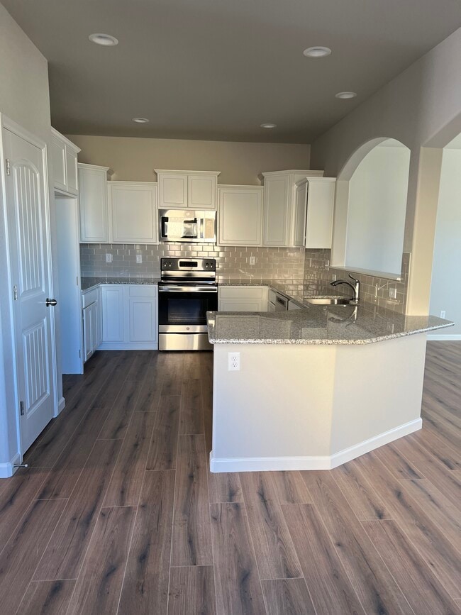 Building Photo - 1044 Petra Heights