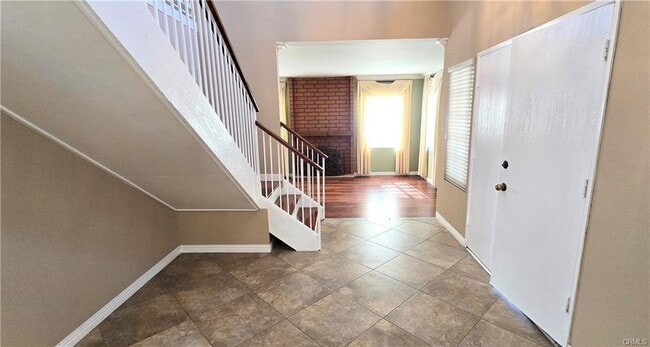 Building Photo - 1400 Post Rd