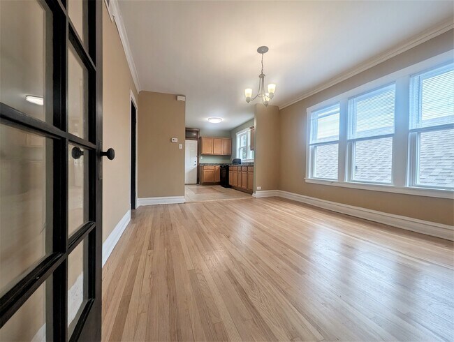 Building Photo - 3114 N Kilpatrick Ave