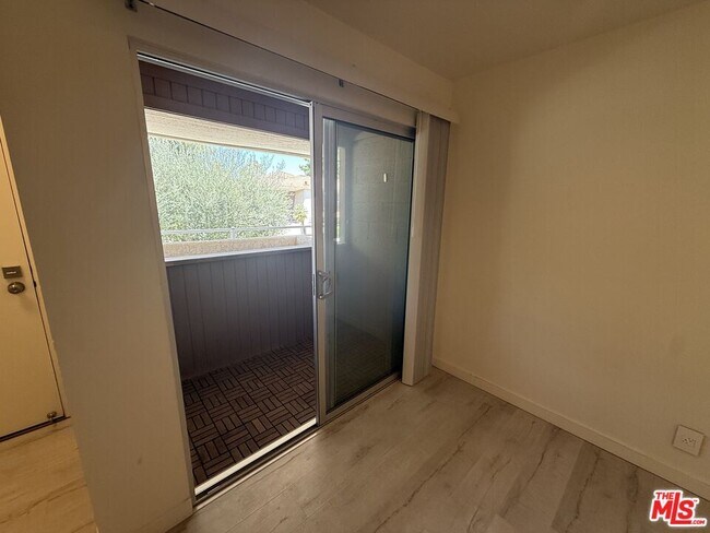 Building Photo - 2857 N Los Felices Rd
