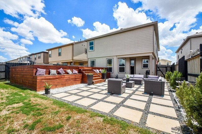 Building Photo - 5343 Castle Discordia St