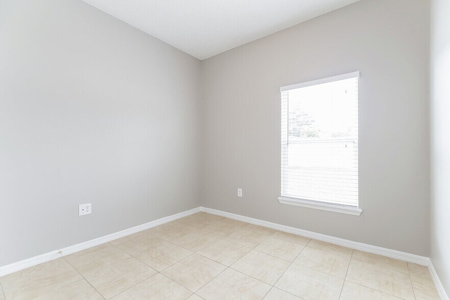 Building Photo - 2863 Berkshire Cir