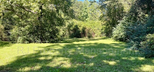 Building Photo - 864 Carrolton Rd