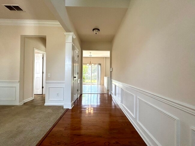 Building Photo - 3029 Azalea Hills Dr