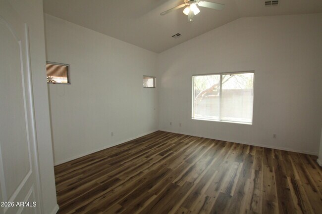 Building Photo - 25735 W Elwood St