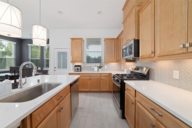 Building Photo - 331 E Coralburst Lp