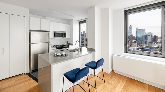 Building Photo - 606 W 57th St