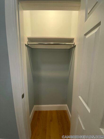 Building Photo - 374 Oxford St