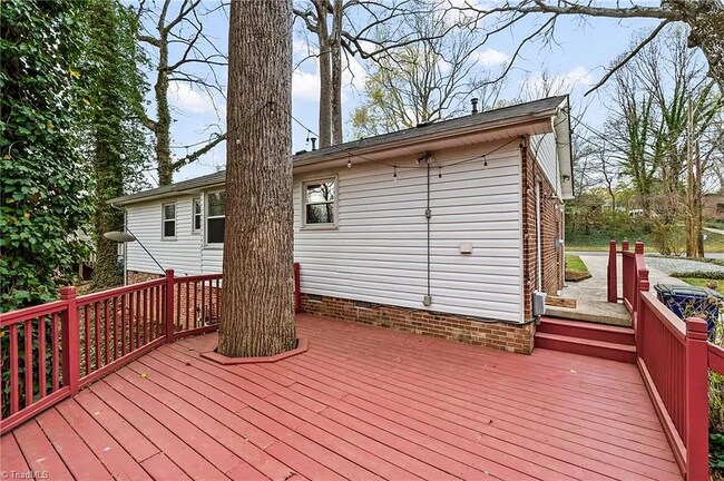 Building Photo - 1629 Ardsley St