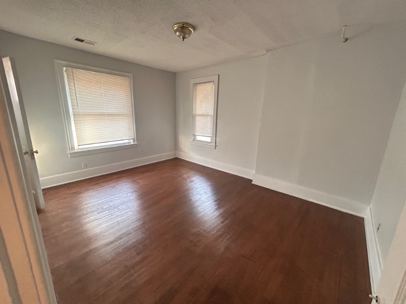 Building Photo - 2454 Virginia Park St