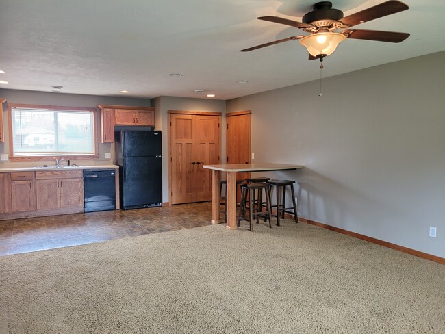 Building Photo - 720 Brooklawn Dr