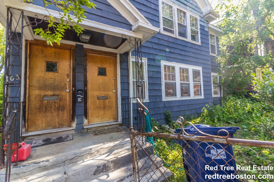 Building Photo - 163 Hillside St