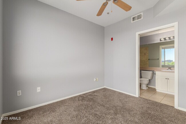 Building Photo - 1701 E Colter St
