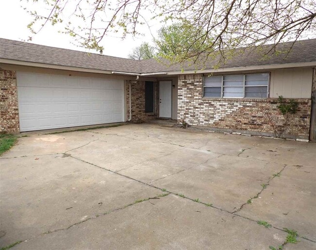 Primary Photo - 2305 NW Terrace Hills Blvd