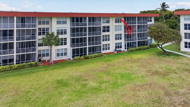 Building Photo - 3100 NE 48th Ct