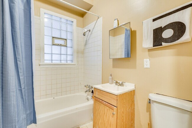 Building Photo - 3443 W Flournoy St