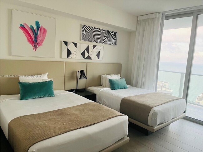Building Photo - 4010 S Ocean Dr