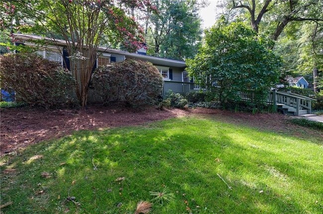 Building Photo - 2311 Pembrook Pl NE